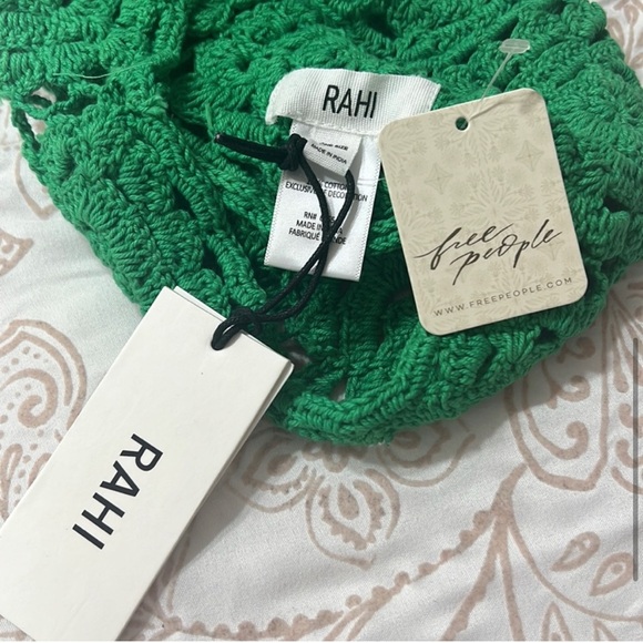 Free People / RAHI Woman’s Green Crochet Bucket Hat - Picture 4 of 12